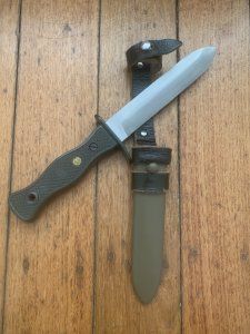 Puma Knife: Puma Original 1983 6379 Bundeswehr Military (Civilian) Knife in original metal sheath