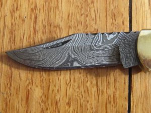 Croco Knife: 3002 Damascus bladed Folding lock Knife with Buffalo Horn handle