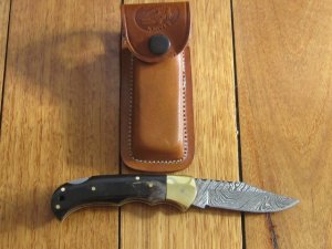Croco Knife: 3002 Damascus bladed Folding lock Knife with Buffalo Horn handle