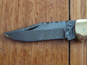 Croco Knife: 3061 Damascus bladed Folding lock Knife with Walnut handle