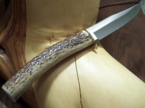 Muela Knife: Muela CI12A Knife with Stag Handle, Sheath and Box