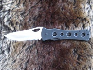 Ka-Bar Knife: Kabar Limited Edition Folding Knife No2 with part serrated blade