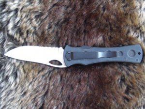 Ka-Bar Knife: Kabar Limited Edition Folding Knife No2 with part serrated blade