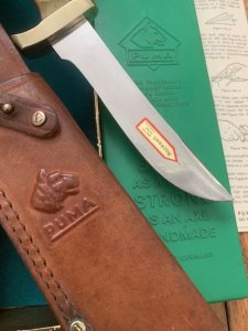 Puma Knife: Puma 11 6385 Original Right 1968 Hand  Trappers Companion in Puma Sheath and Original Box