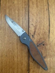 Puma Knife: Puma 2002 Handic Linerlock Black & Wood Frame Folding Knife