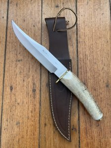 Muela Knife: Muela 90077 FURY Knife with Stag Handle & Sheath