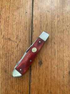 Puma Knife: Puma 2004 Trapper Lockback Knife with Red Smooth Bone Handle