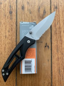 GERBER USA VECTOR Part Serrated Edge Folding Knife