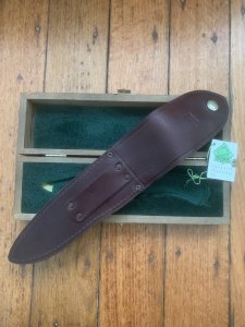 Puma Knife: Puma Original 1986 4 Star Fixed Blade Knife with Walnut Handle in Original Wooden Box #20861