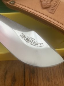 Puma Knife: Puma Original 1972 White Hunter 116377 in original box & warranty