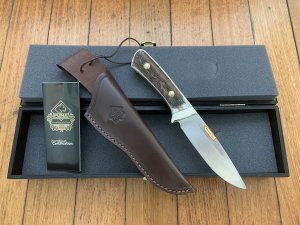 Puma Knife: Puma Limited Edition 113598 Model Rotwildmesser Handmade Knife with Stag Antler Handle