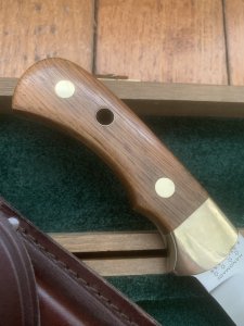 Puma Knife: Puma Original 1986 4 Star Fixed Blade Knife with Walnut Handle in Original Wooden Box #20861