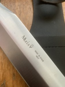 Muela Knife: Muela Big Bowie with Black Handle & Black Leather Sheath