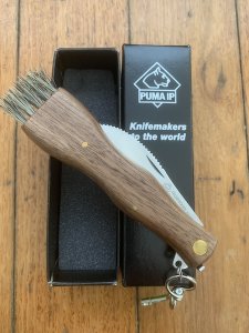Puma Knife: Puma IP Mushroom Knife with Walnut Handle