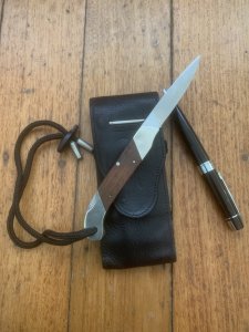 Puma Knife: Puma 1992 SATELLITE Folding Knife & SHEAFFER Pen Gentlemen's Set with Leather Pouch