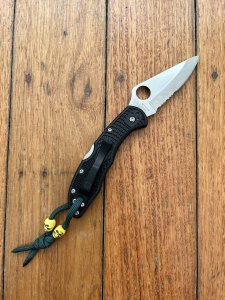 Spyderco SEKI Japan Delica4 Part Serrated Blade Lock Back Folding Knife