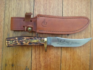 Schrade Knife: USA-made Schrade Ducks Unlimited collectable 2 knife set