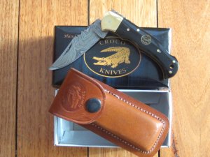 Croco Knife: 3002 Damascus bladed Folding lock Knife with Buffalo Horn handle