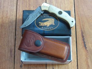 Croco Knife: 3063 Damascus bladed Folding lock Knife with Camel Bone handle