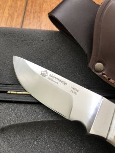 Puma Knife: Puma Skinmaster with Stag Handle & Display Box