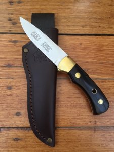 Puma Knife: Puma 4 Star Fixed Blade Nicker Knife with Grenadil wood Handle