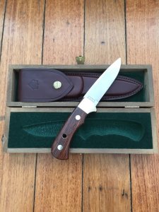 Puma Knife: Puma Original 1986 4 Star Fixed Blade Knife with Walnut Handle in Original Box