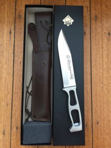 Puma Knife: Puma Rare German Expedition Knife in Black Box