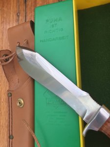 Puma Knife: Puma Rare 1985 Auto White Hunter Knife with 2 sheathes and original Plastic Box