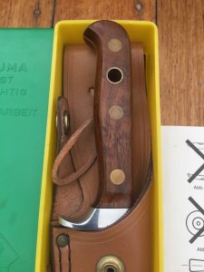 Puma Knife: Puma Rare 1985 Auto White Hunter Knife with 2 sheathes and original Plastic Box