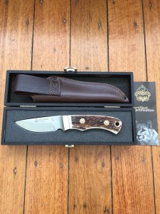 Puma Knife: Puma 2017 Model Skinmaster with Stag Handle