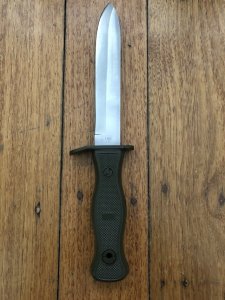 Puma Knife: Puma Original 6379 Bundeswehr Military Knife (Civilian) in original Silver metal scabbard