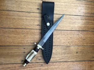 COMMANDO BLADED KNIFE WITH 200 LAYER DAMASCUS BLADE AND SAMBAR DEER ANTLER HANDLE