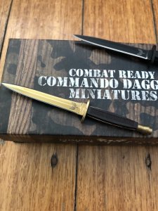 Twin Miniature COMMANDO Knives in Presentation Box