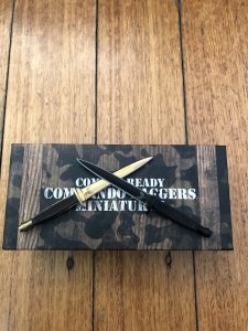 Twin Miniature COMMANDO Knives in Presentation Box