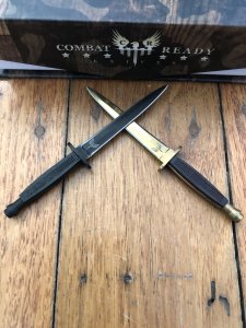 Twin Miniature COMMANDO Knives in Presentation Box