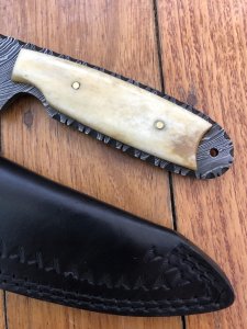Damascus Knife: Damascus Knife Drop-point Blade with Camel Bone Handle