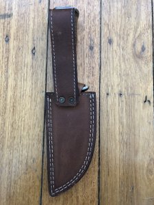 Damascus Knife: Damascus Knife with Solid Walnut Handle