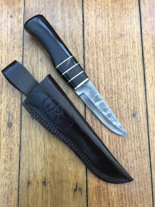 Damascus Knife: UK Made 300 Layer Damascus BushCraft Knife with Black Buffalo Handle