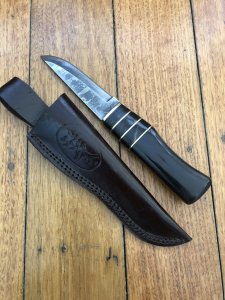 Damascus Knife: UK Made 300 Layer Damascus BushCraft Knife with Black Buffalo Handle