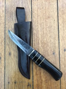Damascus Knife: UK Made 300 Layer Damascus BushCraft Knife with Black Buffalo Handle