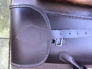 English Style Quality Dark Brown Leather Shotgun Case for up to 30" U/O Gun