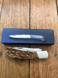 P.Beretta Chequered Folding Lock Knife & Pouch Combo