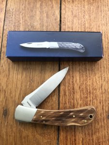 P.Beretta Chequered Folding Lock Knife & Pouch Combo