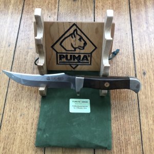 Puma Knife: PUMA Wooden Knife Display for Three Knives