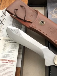Puma Knife: Puma Rare Original 2002 New Hunter Model 118375 in original sheath and box.