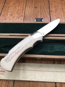 Puma Knife: Puma Original Scrimshawed Pike 4 Star Folding Lock Blade Knife with Wooden Presentation Box