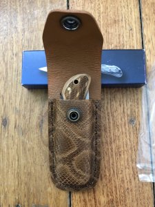 P.Beretta Chequered Folding Lock Knife & Pouch Combo