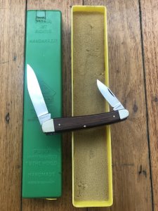 Puma Model 835 Junior 1983 Folding Lock Knife in original box Serial Number 39382 No2