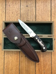 Puma Knife: Puma Rarity Original 1769-1991 4 Star Fixed Blade COPPER Silberlöwe Knife with Grenadill Handle in Original Box