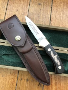 Puma Knife: Puma Rarity Original 1769-1991 4 Star Fixed Blade COPPER Silberlöwe Knife with Grenadill Handle in Original Box